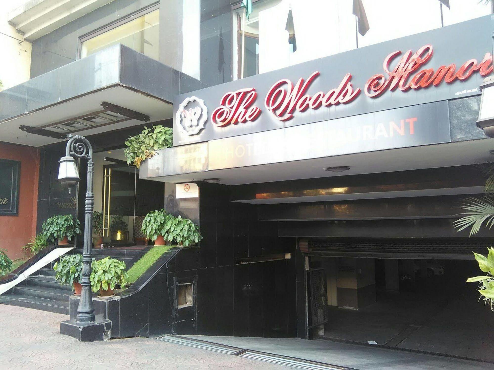 The Woods Manor Mg Road Otel Kochi Dış mekan fotoğraf
